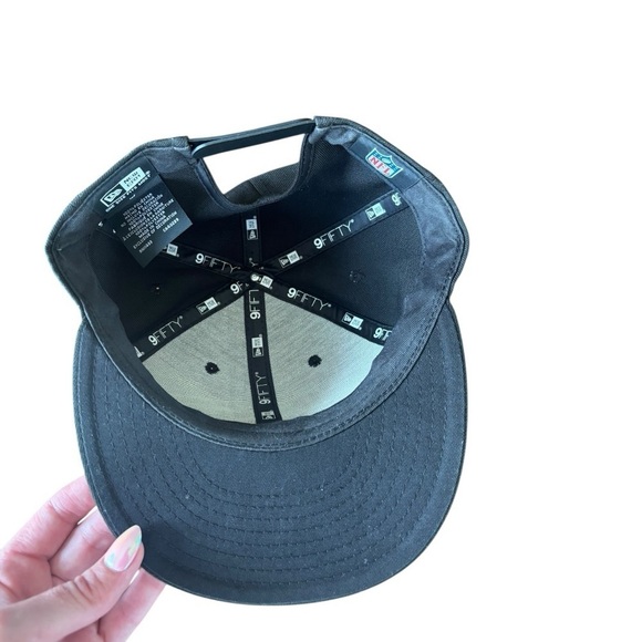 New Era Black Chiefs Hat - Picture 4 of 9